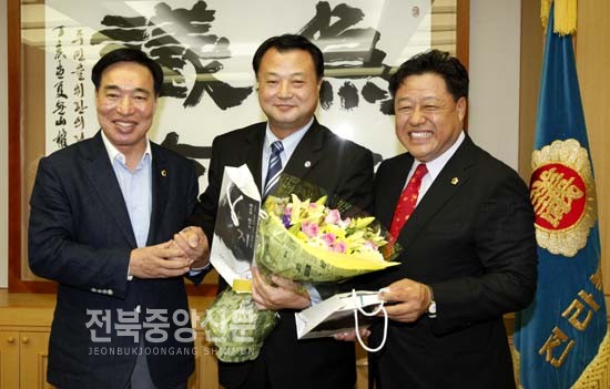 한창연 뉴욕한인회장 도의회 방문