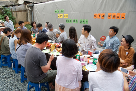 10일 전주 서노송동 선미촌에서 진행된 예술실험 결과 공유 토크쇼가 열린다.
