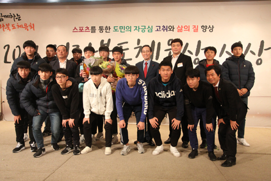 전북도체육회는 19일 전주오펠리스웨딩홀에서 전북체육발전 유공자들을 선정하고 시상식을 개최했다.