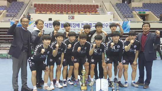 전북제일고는 지난 20일 경북 안동체육관에서 열린 '2018 대한핸드볼협회장배 전국중고 선수권대회'에서 우승을 차지했다.