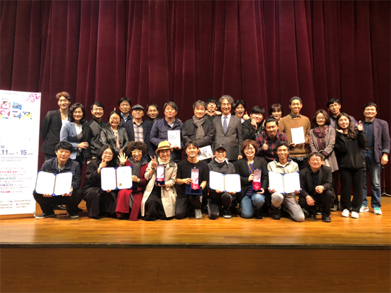 제34회 전북연극제 및 제3회 대한민국연극제 전북지역예선대회에서 극단 '둥지'가 최우수작품상을 수상했다.