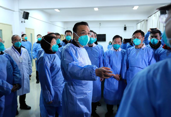 중국 내 우한 폐렴 확산이 점점 악화하는 가운데 리커창 중국 총리가 직접 신종 코로나바이러스 발생지인 우한을 찾았다고 27일 밝혔다. /연합뉴스