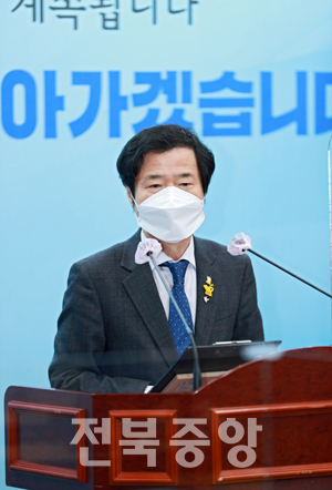 김승환 전북도교육감이 6일 도 교육청에서 신년 기자회견을 하고 있다. /도교육청 제공