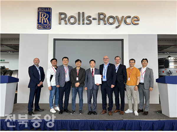 전북도는 지난 10일 선박 및 항공 엔진분야 세계 최고 기술을 보유한 롤스로이스(Rolls Royce)를 방문해 특수목적선 선진화단지 구축사업 관련 상호협력 방안을 논의했다고 밝혔다. /전북도 제공