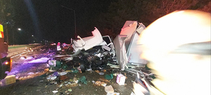 2일 오전 1시께 고창군 서해안고속도로 선운산 나들목 인근에서 차량 6대가 부딪히는 사고가 나 2.5t 트럭 조수석에 타고 있던 60대가 숨졌다. /연합뉴스