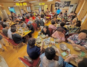 (사)내일을 여는 사람들 가마솥 삼계탕 축제 개최